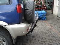 Składana platforma na zwierzynę w Nissan Terrano. Auto dla myśliwego.
