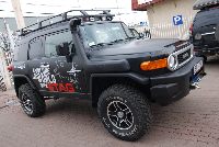 Snorkel Safari, bagażnik dachowy ARB i wyciągarka Superwinch.