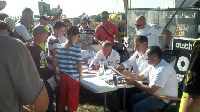 „Summer Cars Party” - Fani Dakarowców przyszli po autografy. (Darek Zyła -...
