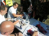 „Summer Cars Party” - Fani Dakarowców przyszli po autografy. (Darek Zyła -...