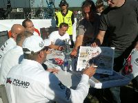 „Summer Cars Party” - Fani Dakarowców przyszli po autografy. (Darek Zyła -...