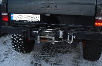 Tylna wyciągarka z roboczym oświetleniem diodowym.