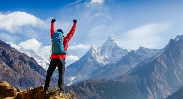 Kilkudniowy trekking lub wyprawa typu off-road? Sprawdź, jakie akcesoria musisz zabrać